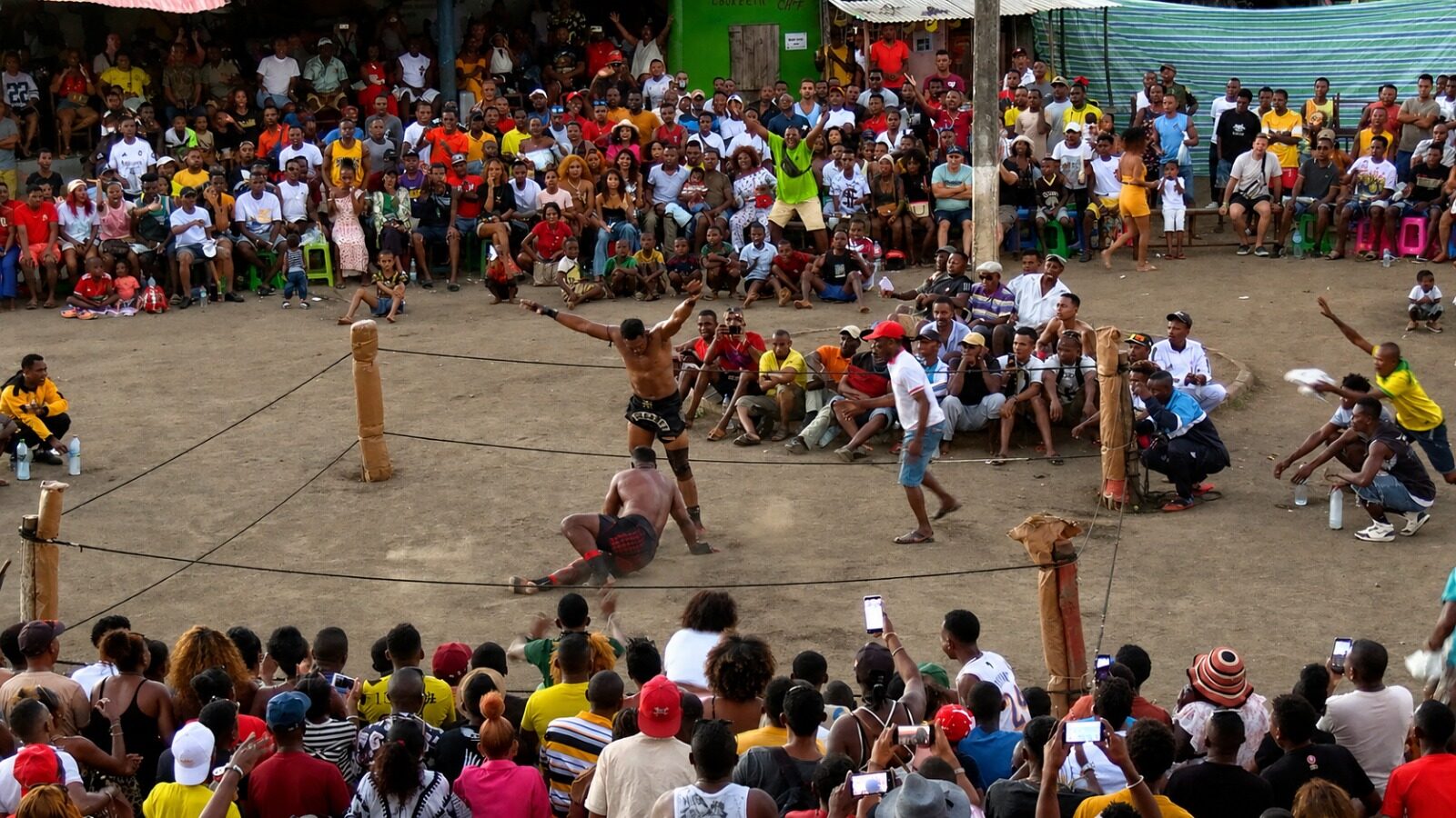 Sunday kickboxing, the crowd round the ring